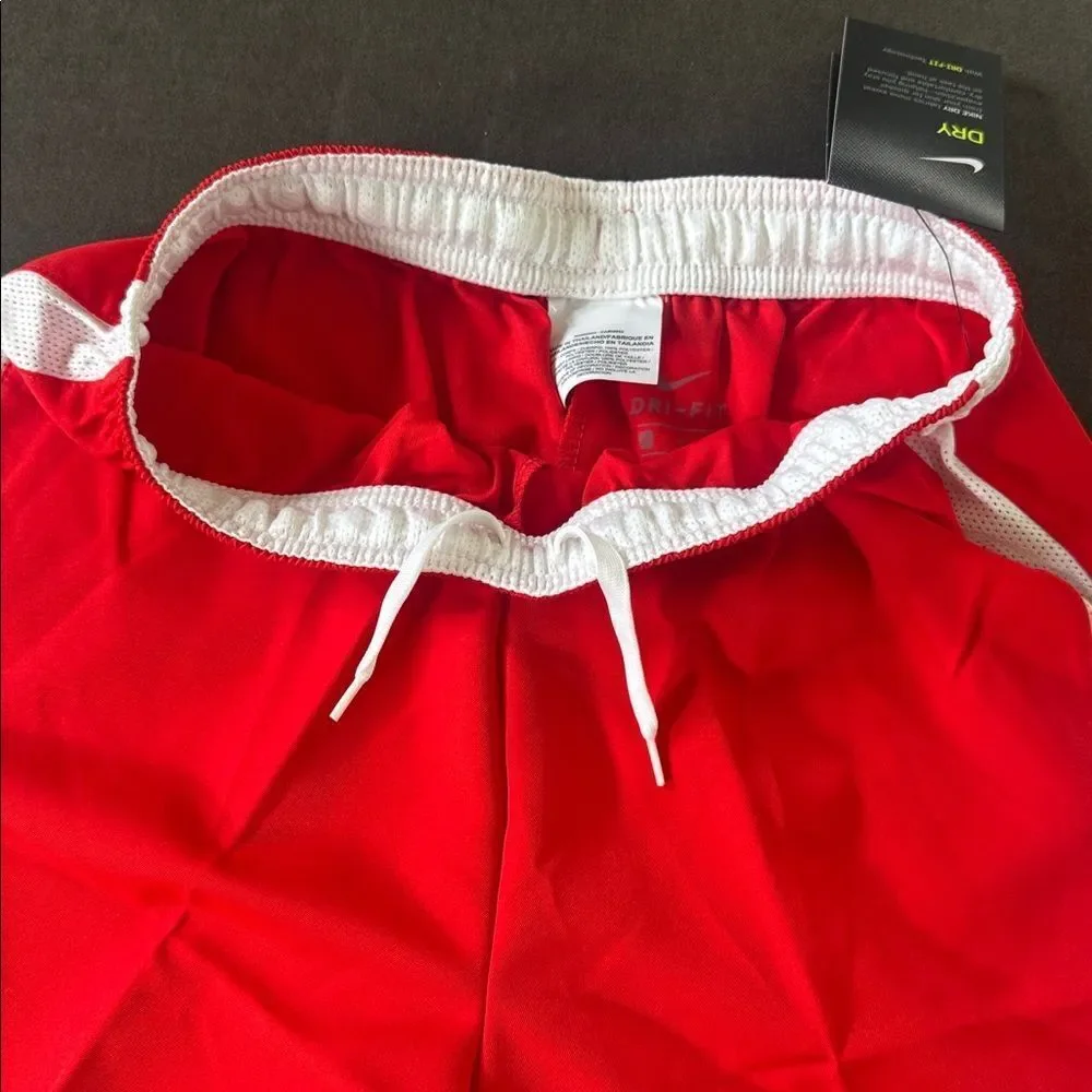 Nike Youth Unisex Red Sport Shorts Dry 894129-657 Size L NWT